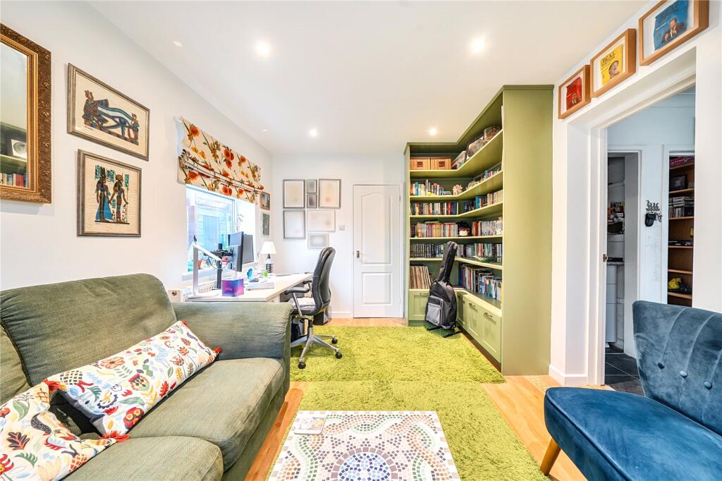 Tadfield Road, Romsey, Hampshire, SO51 photo 4