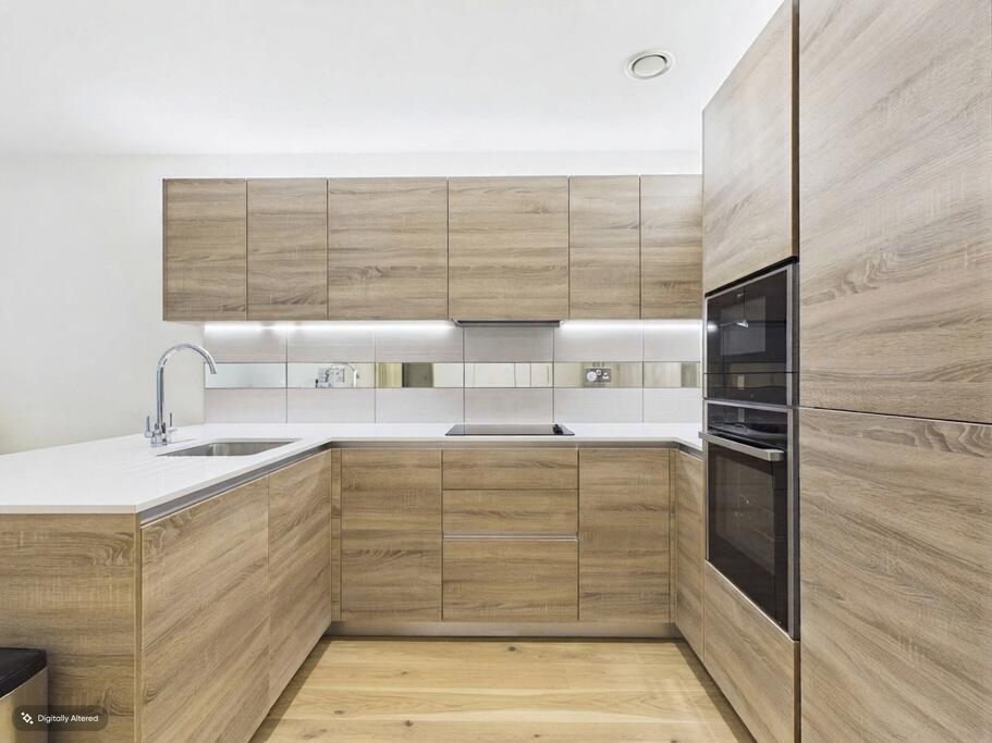 2-bed flat on Deveraux House, Royal Arsenal Riverside, SE18, £460,000