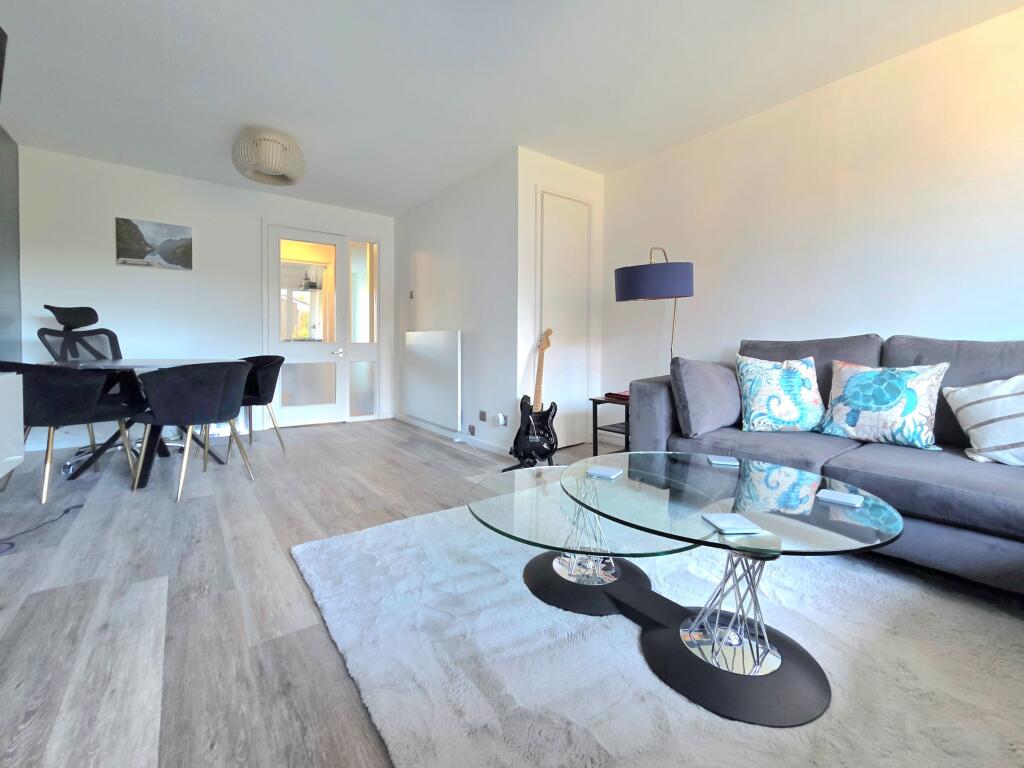Apartment in Croydon - View 2