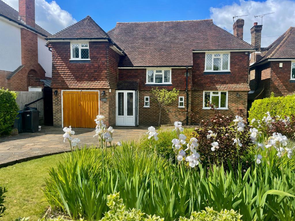 Main image of property: Ewhurst Avenue, Sanderstead, Surrey, CR2 0DH