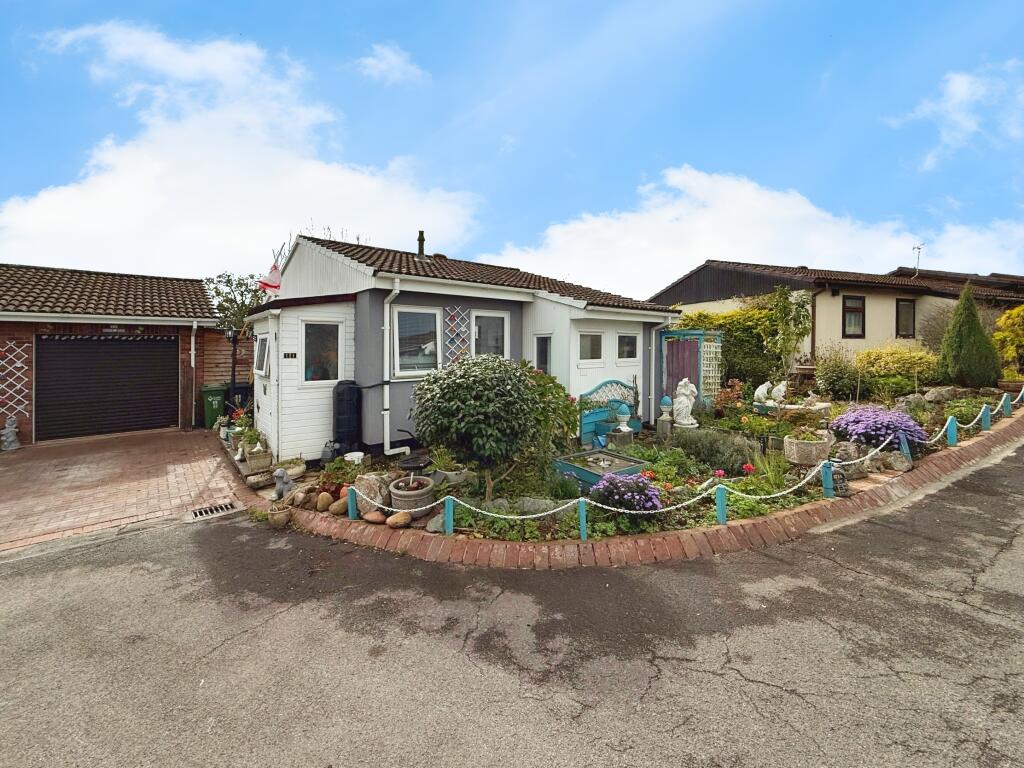 2-bed caravan on Dove Way, Exeter, EX2, £170,000