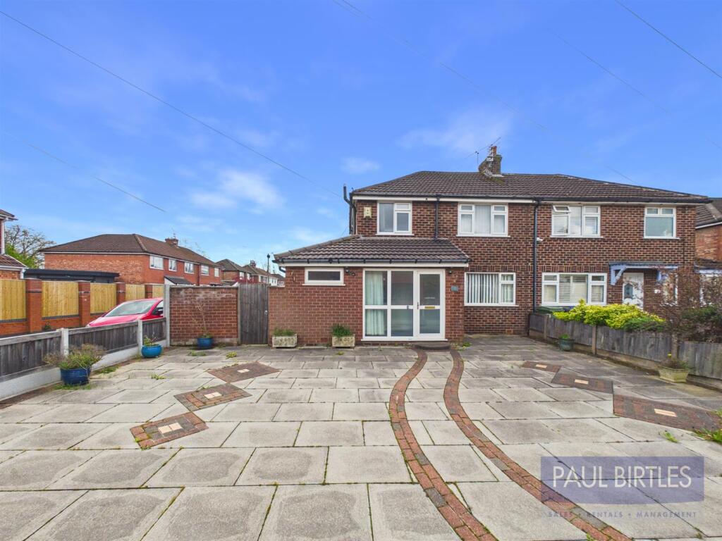 Main image of property: Leamington Road, Davyhulme, Trafford, M41 7AZ
