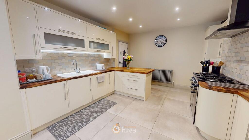 House in Doncaster, South Yorkshire - More