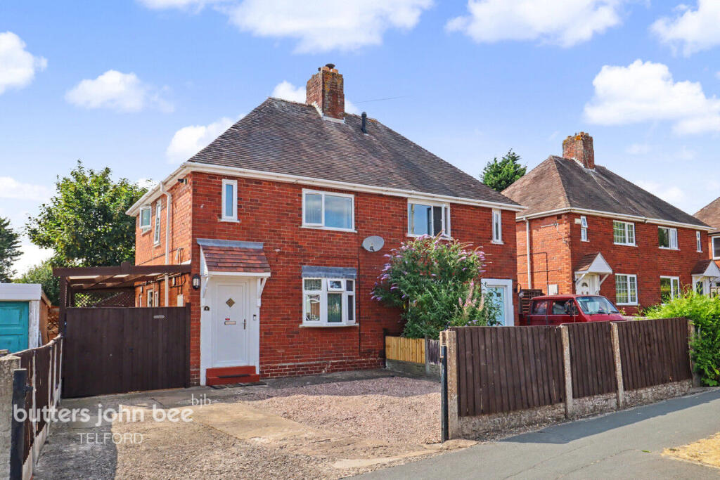 2-bed semi-detached on Eyton Road, Telford, £160,000