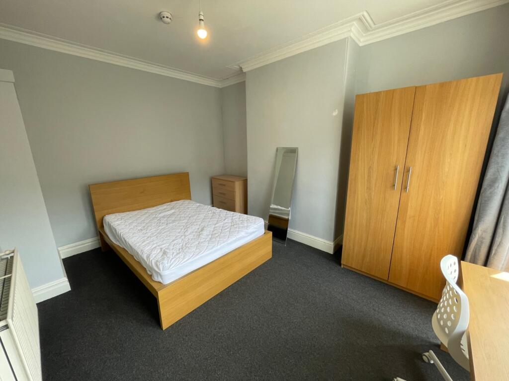 House in Leeds, West Yorkshire - More