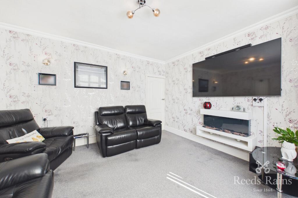 Terfyn Pella Avenue, Rhyl, Denbighshire, LL18 photo 4