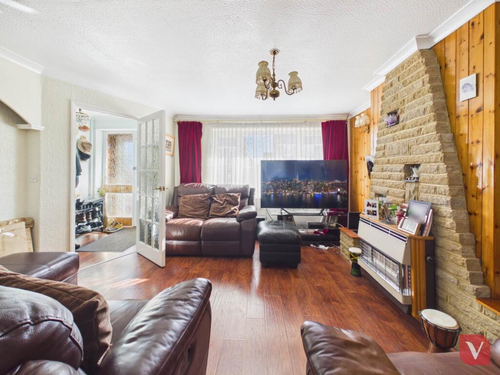 House in Luton - View 3