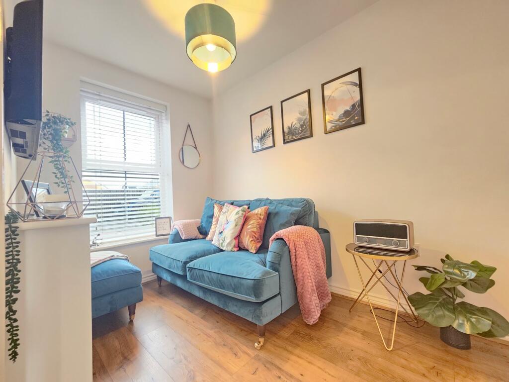 Leighton Avenue, Middleton, Manchester, M24 photo 3