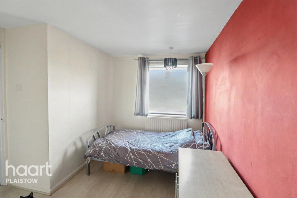 Apartment in London, Canning Town - More