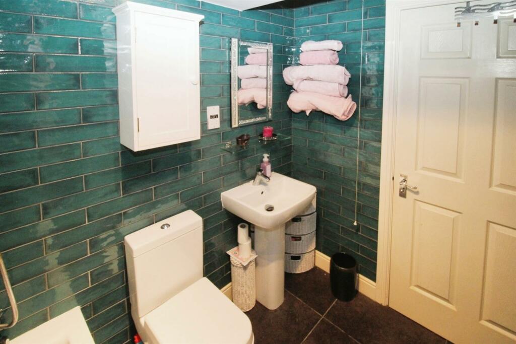 Additional image 17 of The Strone, Apperley Bridge, Bradford, BD10 0NZ