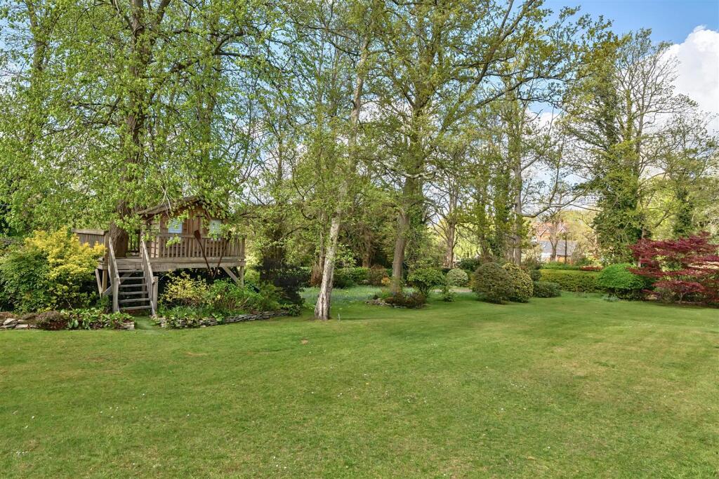 Salterns Lane, Old Bursledon photo 4