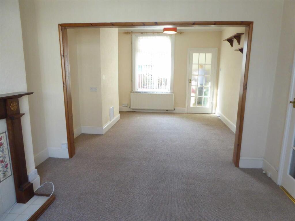 House in Kettering, Avondale - View 3