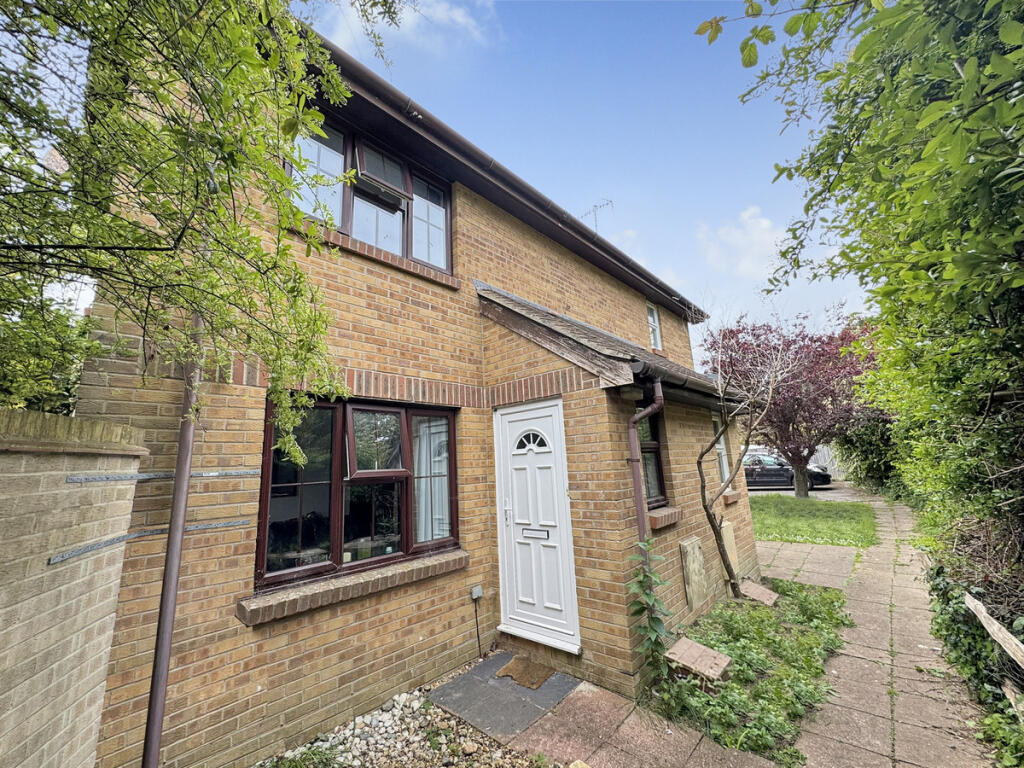 Main image of property: Kendal Close, Littlehampton, BN17