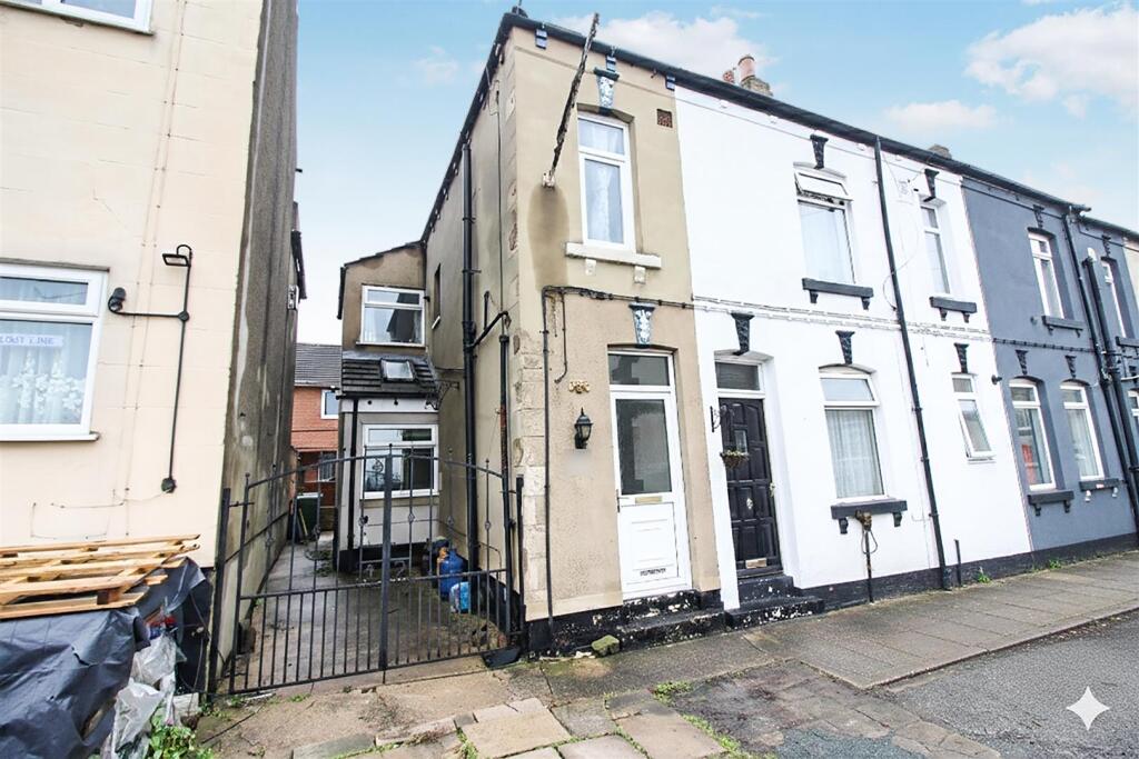 Main image of property: Salem Place, Garforth, Leeds