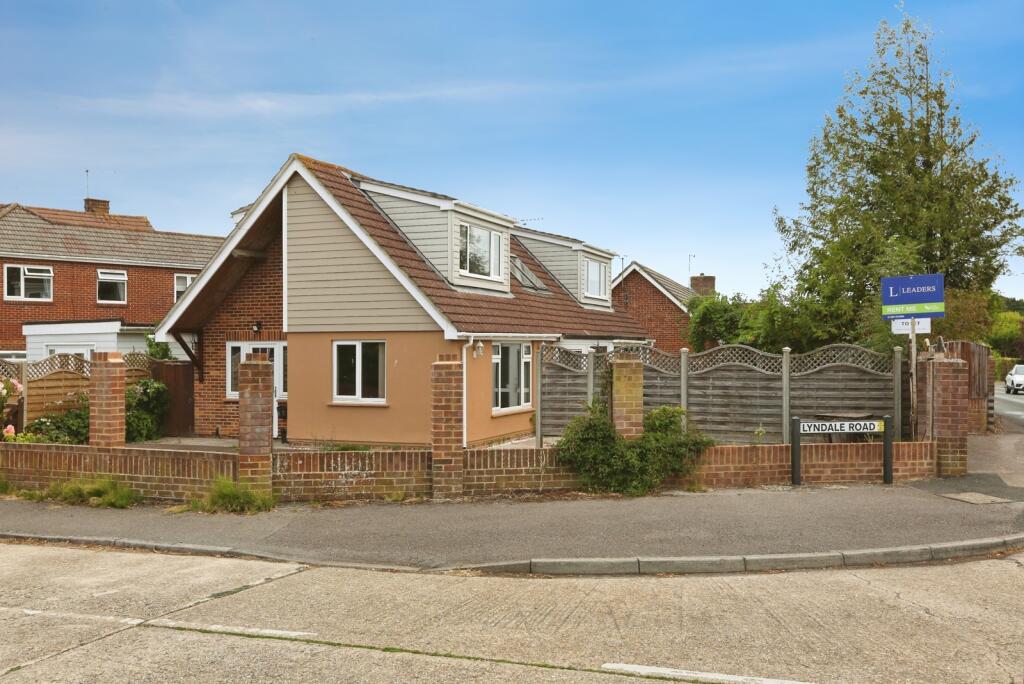 Main image of property: Hunts Pond Road, Park Gate, Southampton, SO31