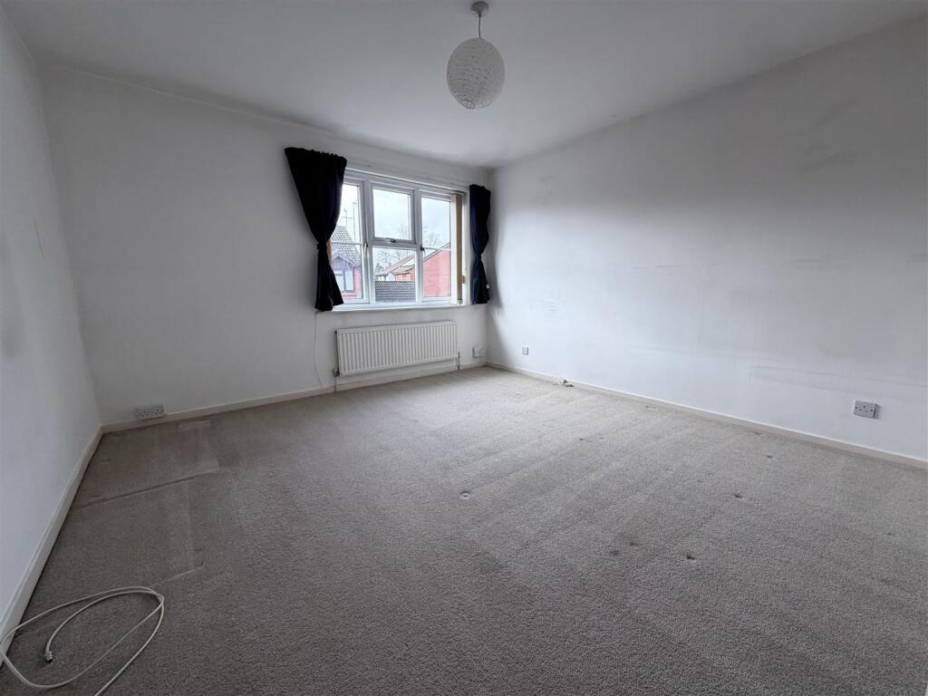 House in Warwick - View 5