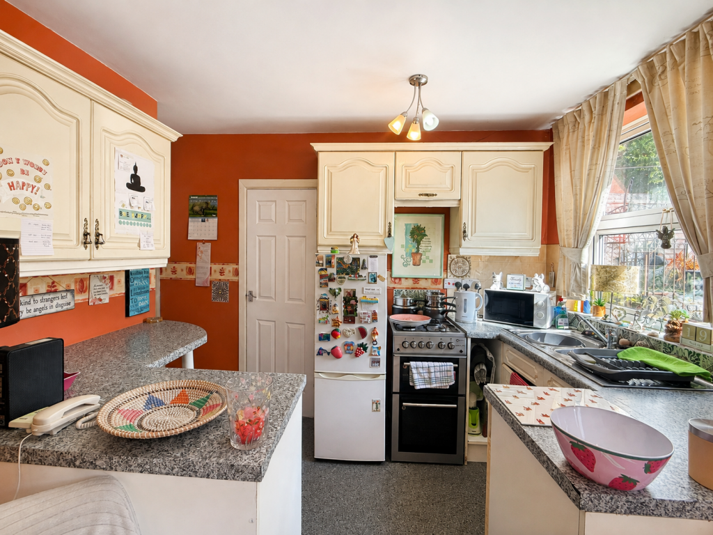 House in Dudley, West Midlands - View 3