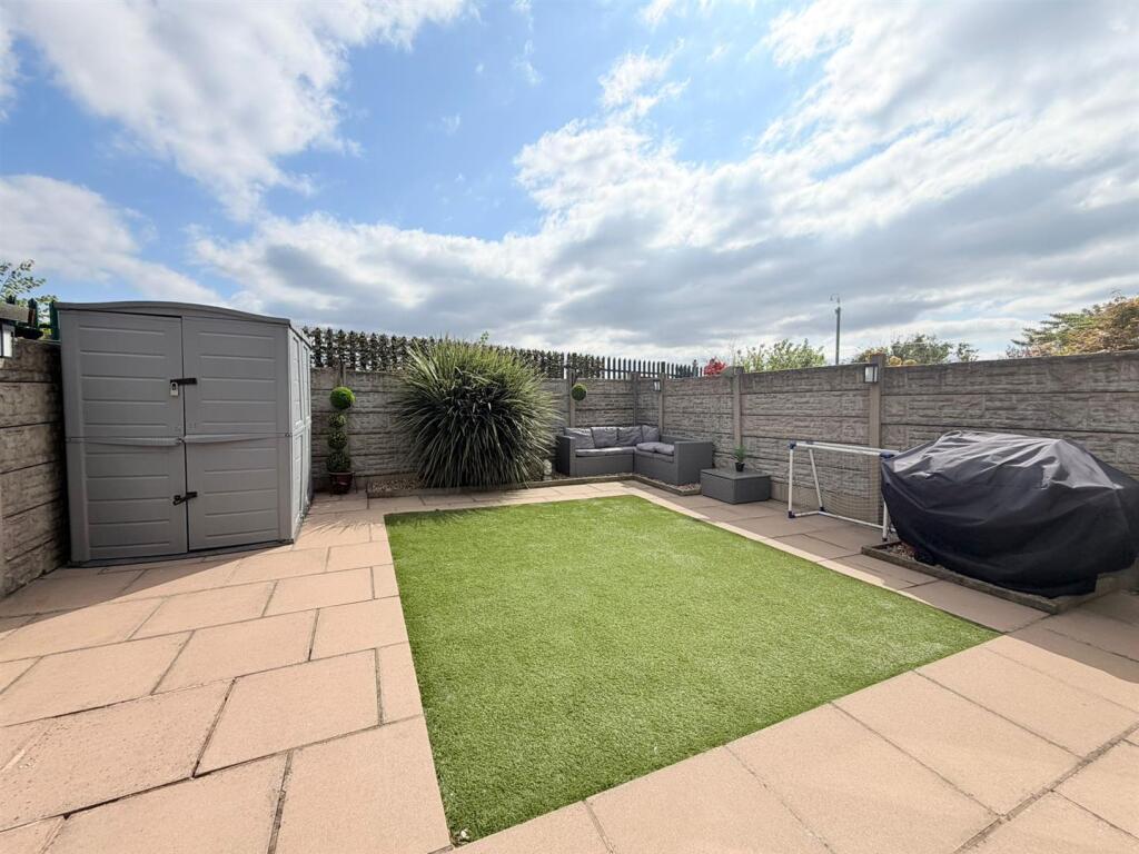 House in Tameside, Greater Manchester - View 4