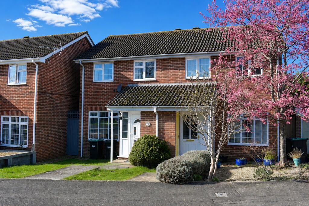 Main image of property: Samber Close, Lymington, SO41