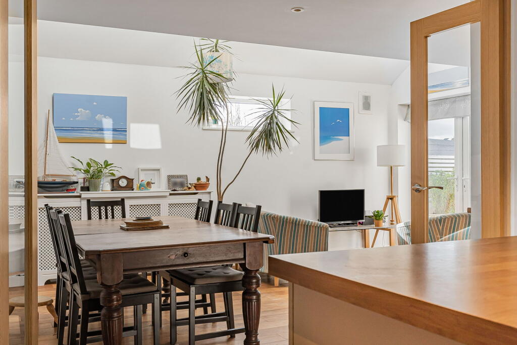 Briar Hill, NEWTON FERRERS, South Devon - More