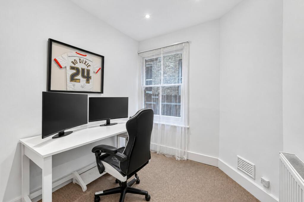 Apartment in London - View 4