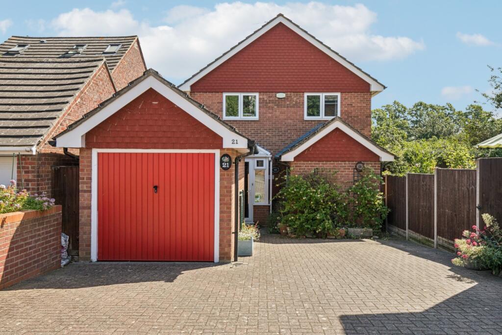 Main image of property: Greenside Drive, Hitchin, Hertfordshire, SG5