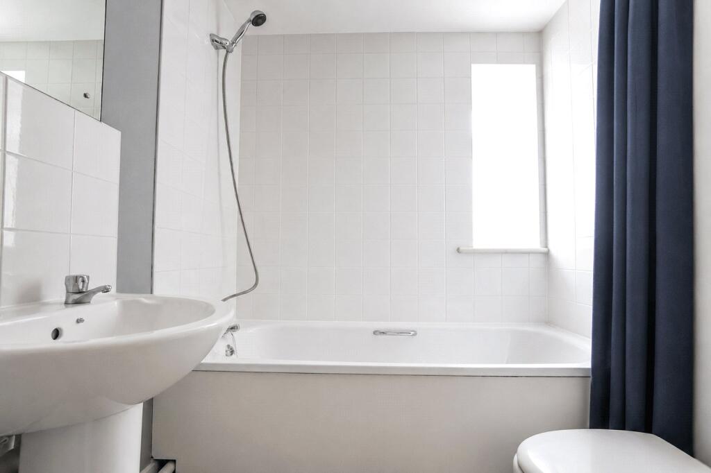 Apartment in Bristol - View 5