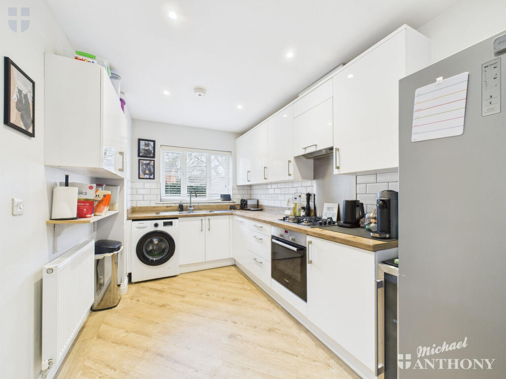 Oak Place, Aylesbury - View 4