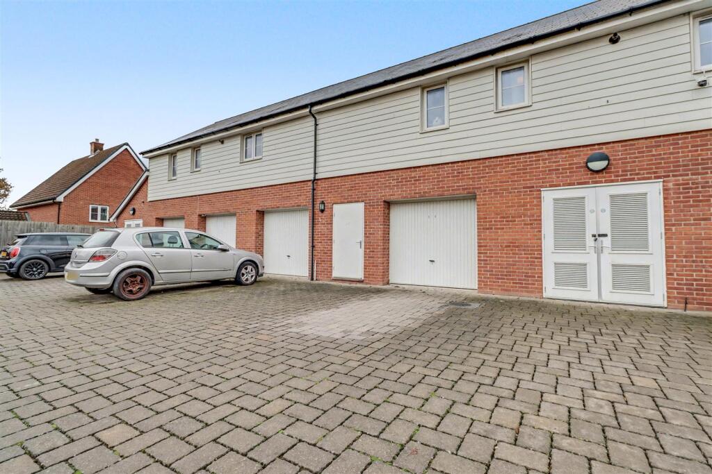 2-bed flat on Bruton Link, Runwell, Wickford, £270,000