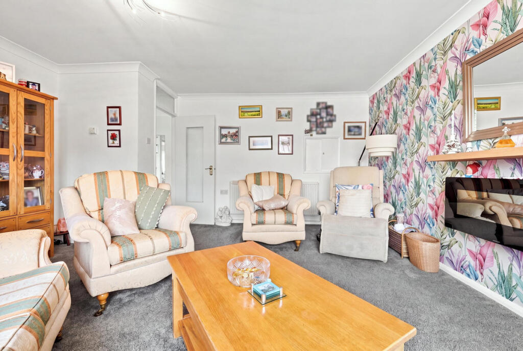Apartment in Southend-on-Sea, Essex - View 5