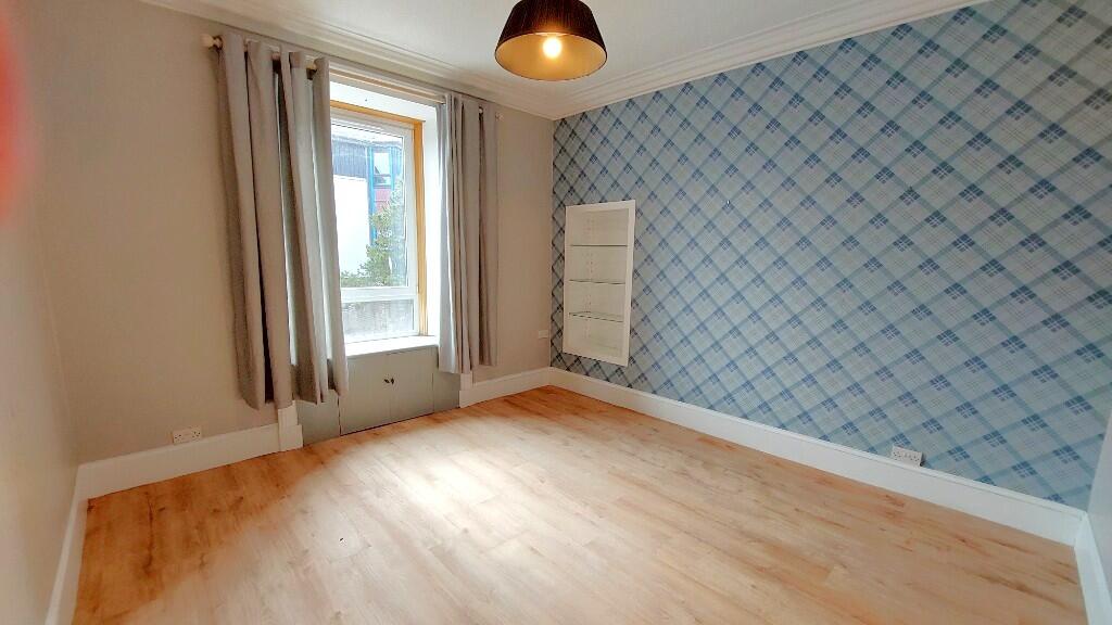 2-bed flat on Balmain Street, Montrose, Angus, £100,000