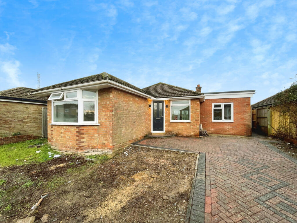 3-bed house on Hampden Drive, Kidlington, OX5, £475,000
