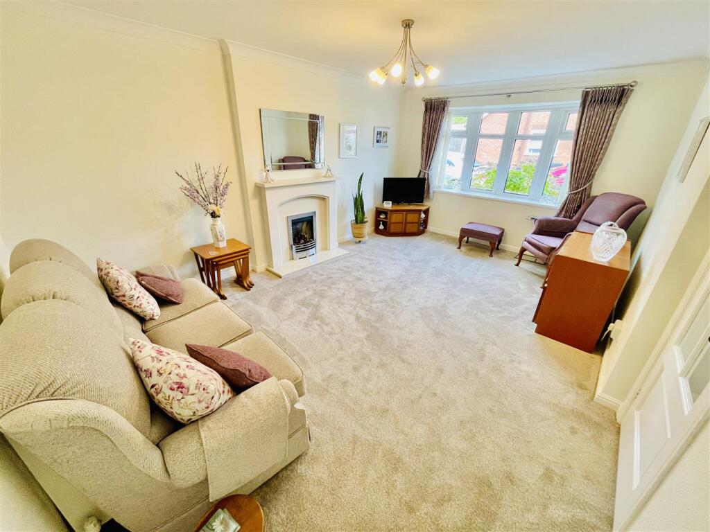 Rimington Close, Culcheth, Warrington photo 4
