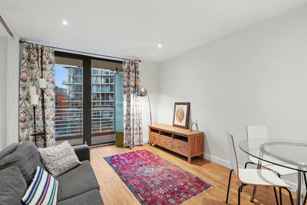 Apartment in Manchester, Hulme - View 2