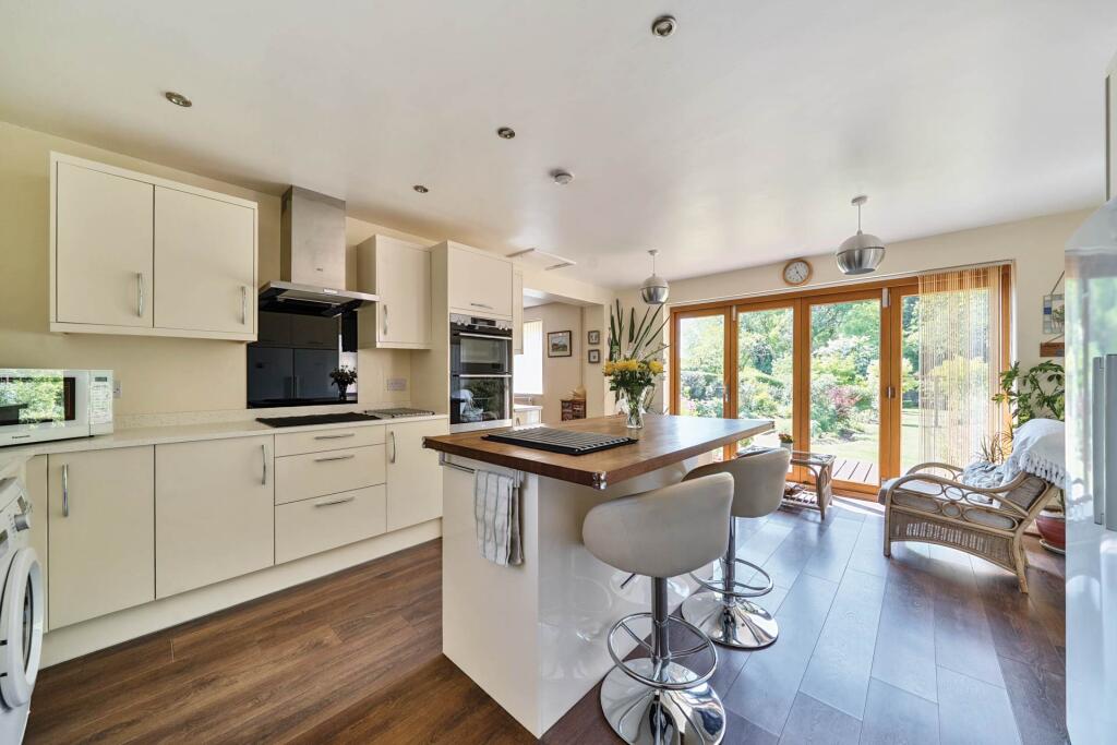 Springfield Drive, Bromham photo 3