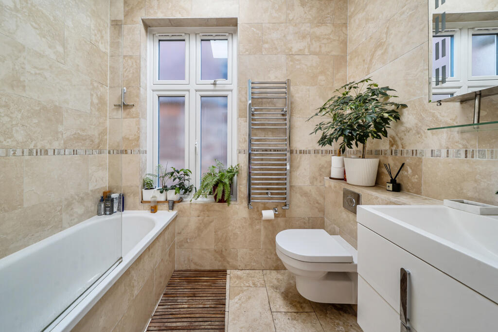 House in London - View 5