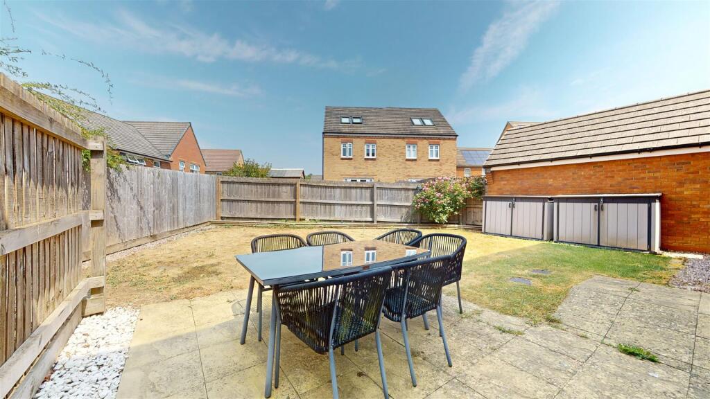 House in Milton Keynes, Fairfields - View 2