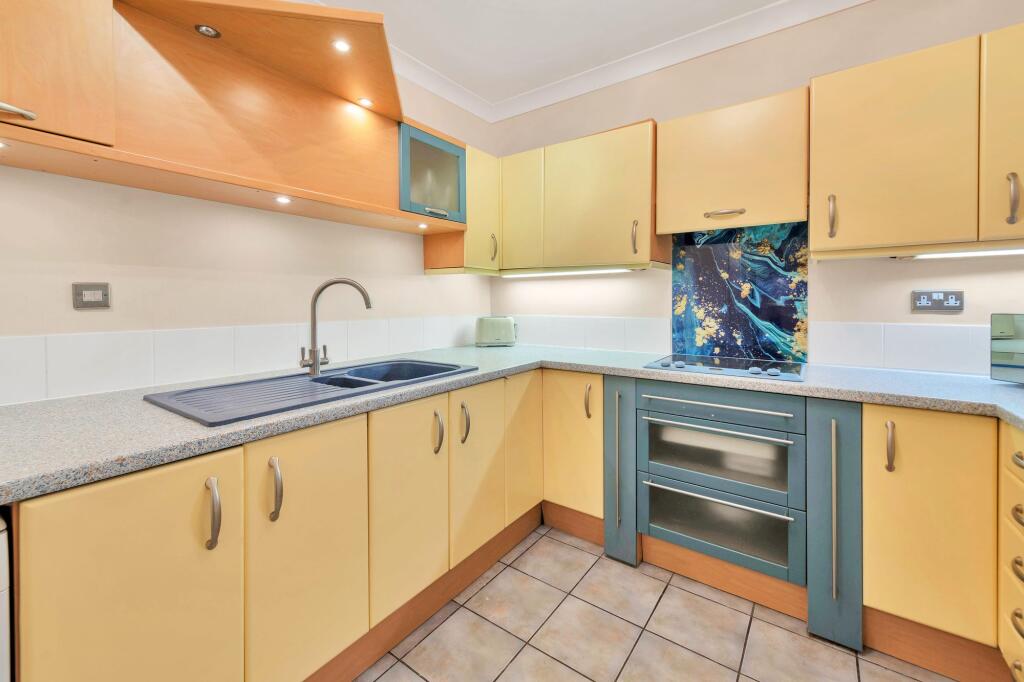 Apartment in Stevenage - View 3