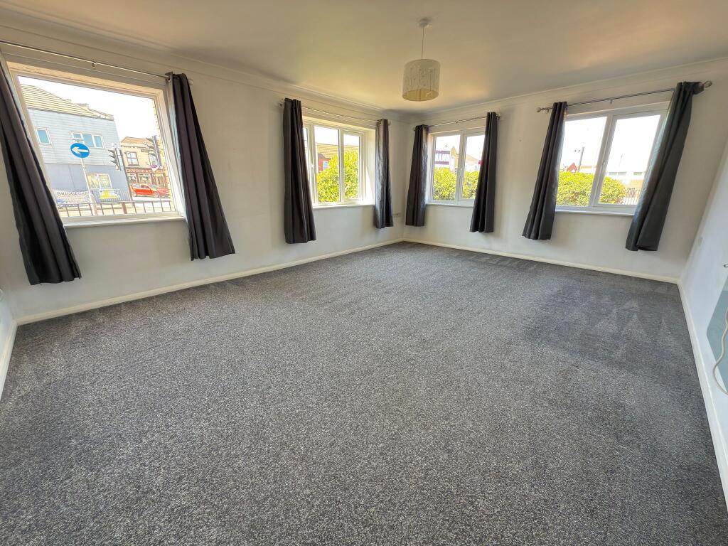 Apartment in Portsmouth - View 3