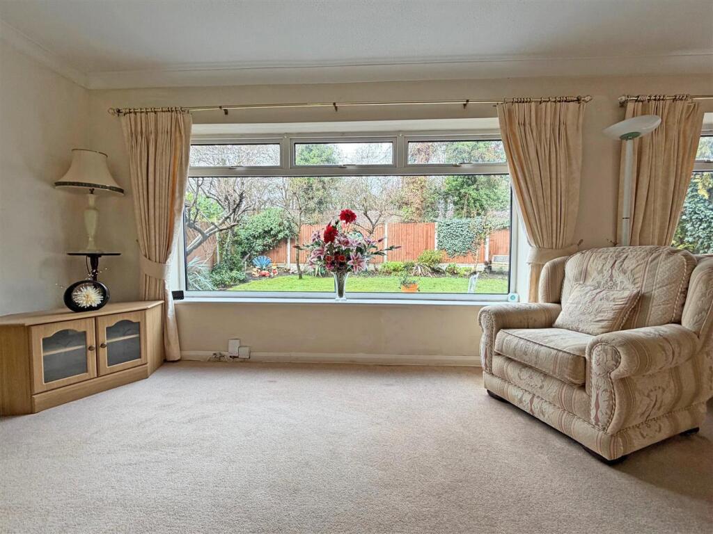Alicia Avenue, Wickford photo 4