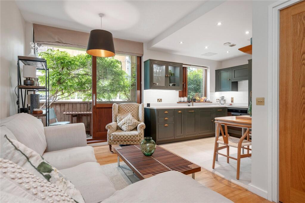 Main image of property: Highbury Crescent, Highbury, London, N5