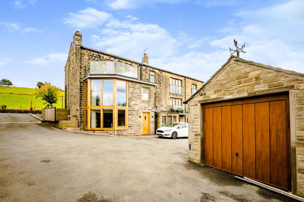 Main image of property: Blue Bell, Slaithwaite, Huddersfield, West Yorkshire, HD7