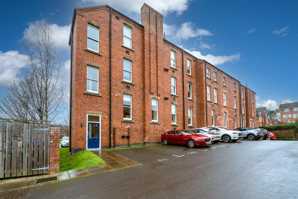 2-bed flat on Clock Tower View, Wordsley, £155,000