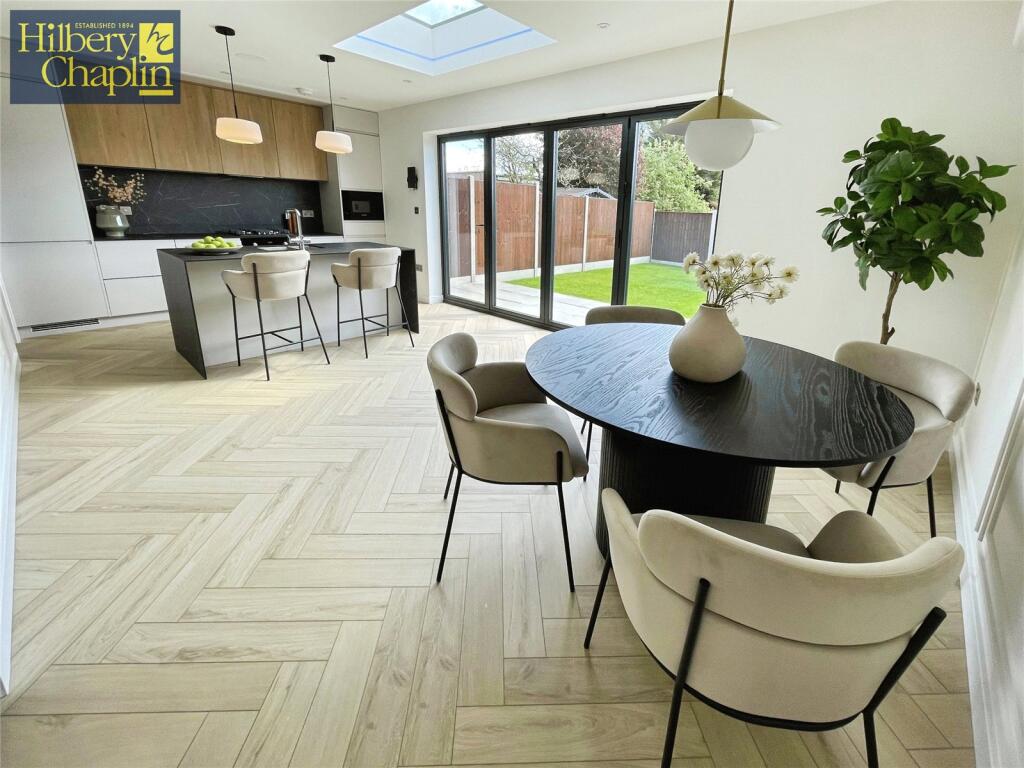Burland Road, Romford, Essex, RM5 photo 2