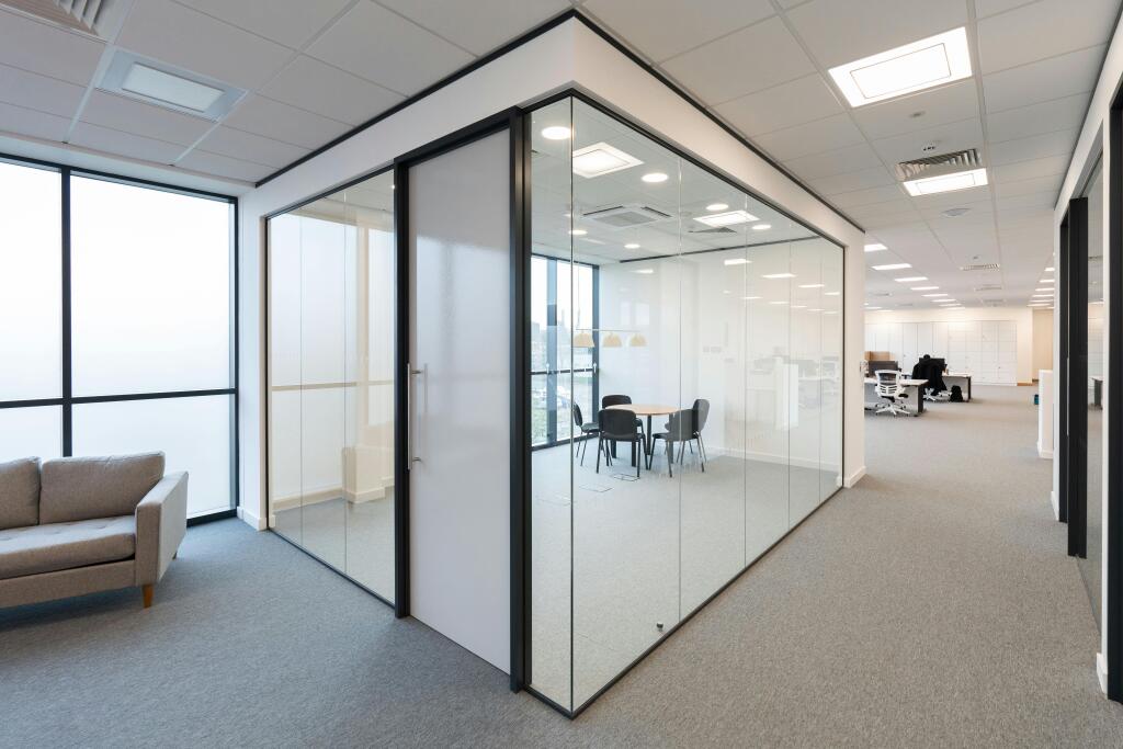 DC1 Everest Logistics Park Croydon 041.jpg