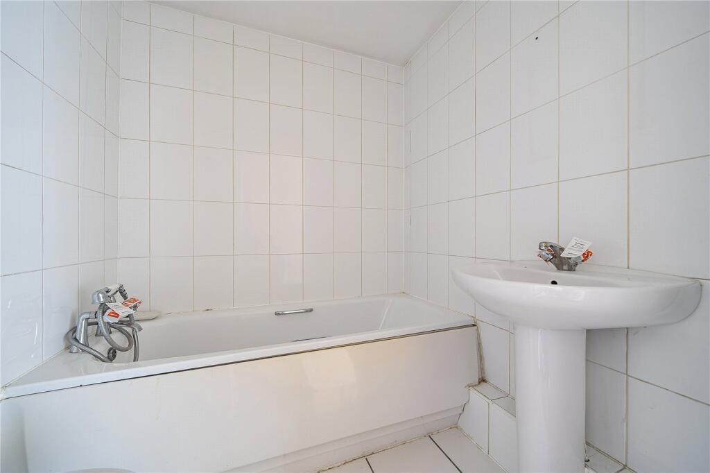 House in Kingston upon Thames - View 5