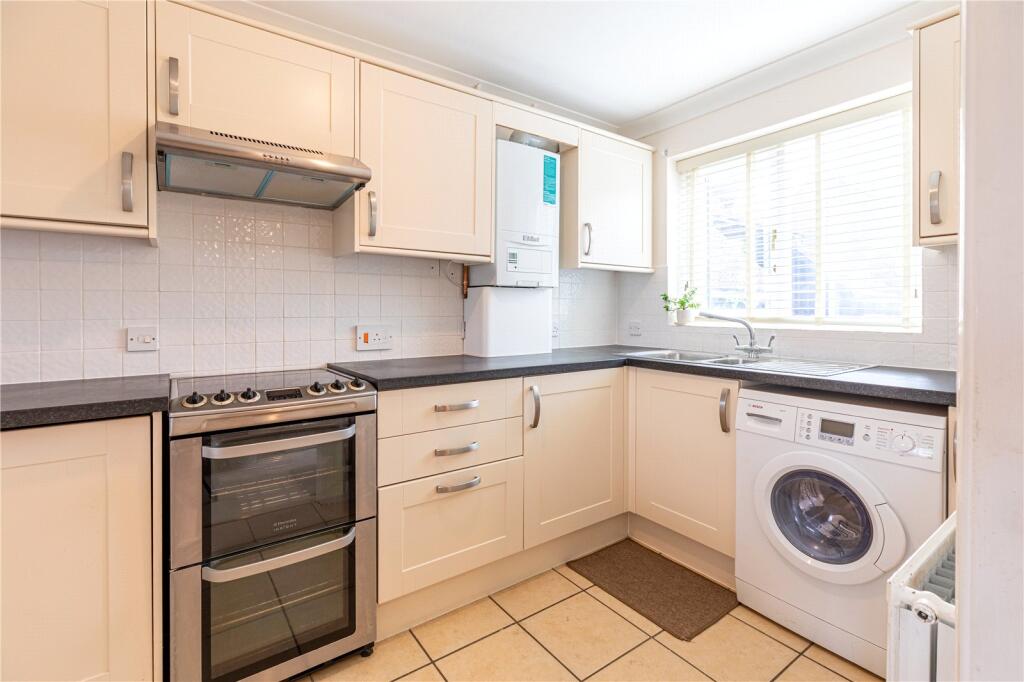 House in Marlborough, St Martins - View 5
