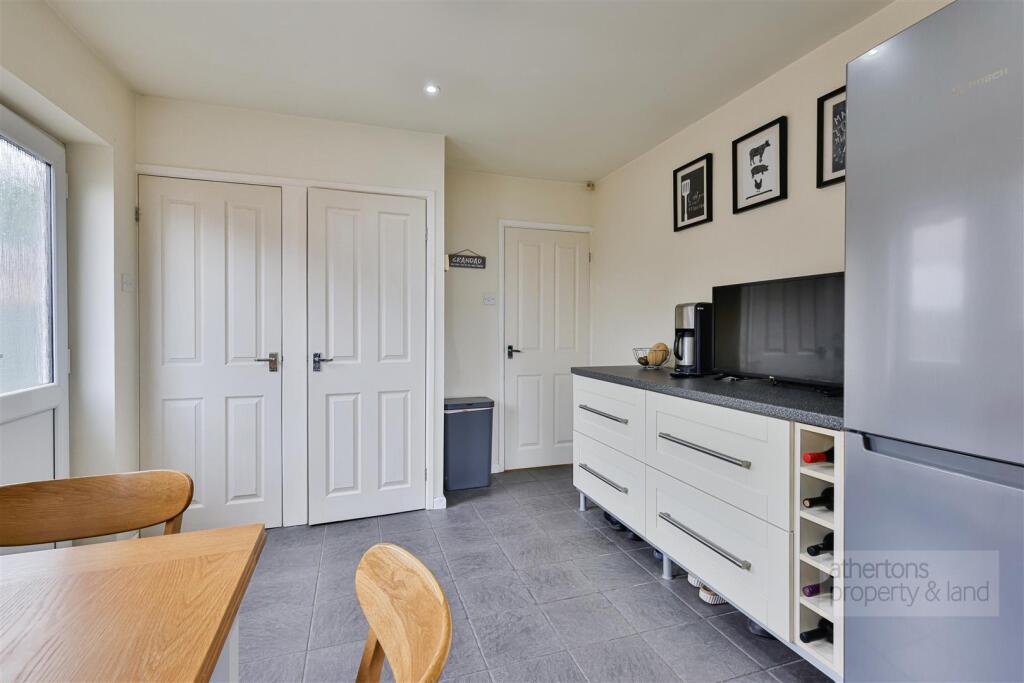 House in Ribble Valley, Wilpshire - More