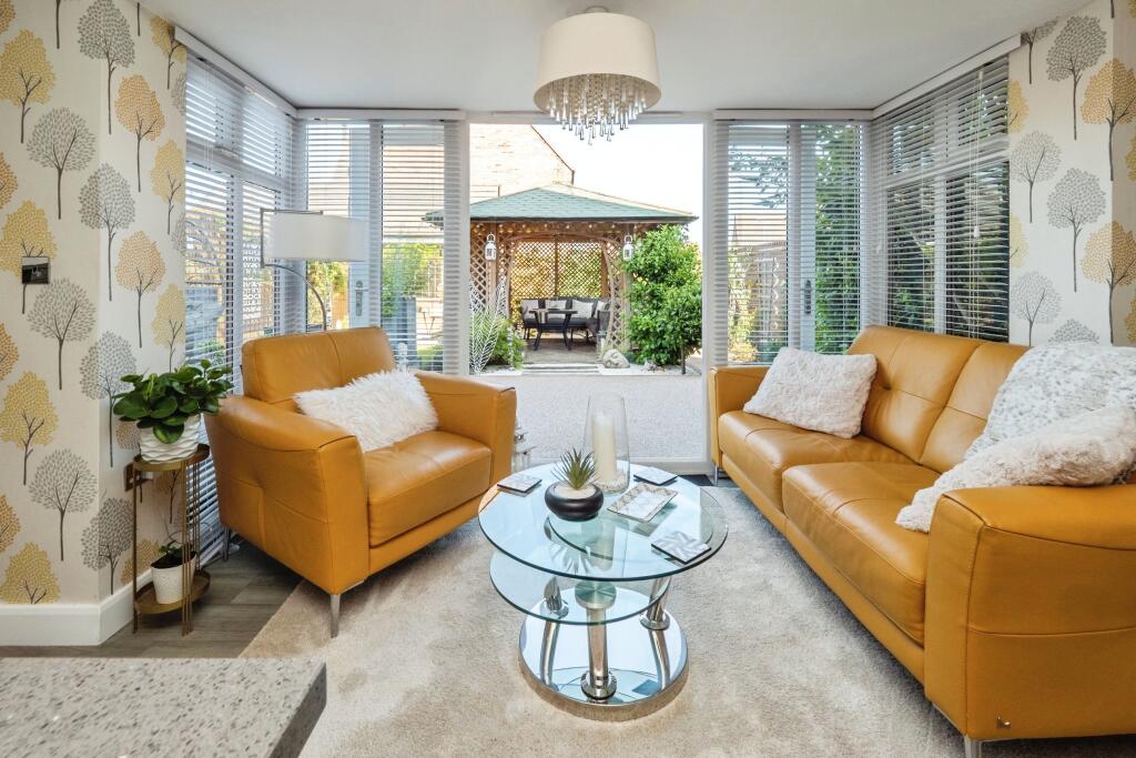 House in Hull - More