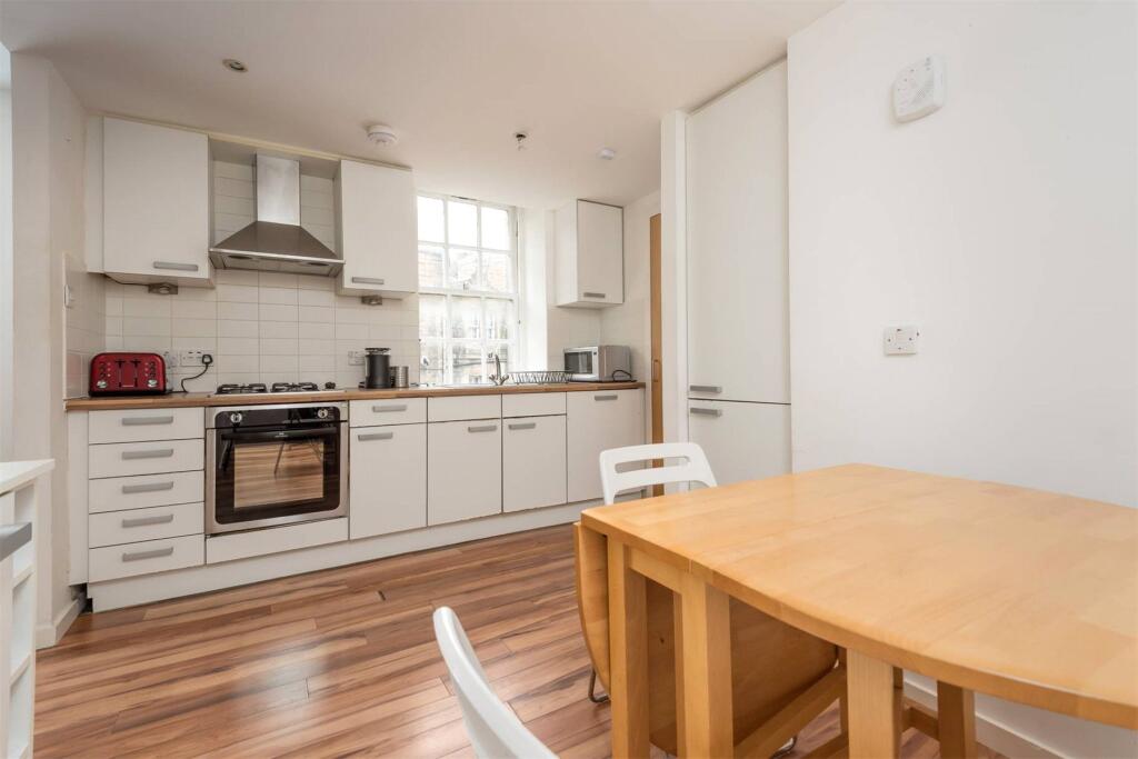 Apartment in Edinburgh, Abbeyhill, Old Town - View 4